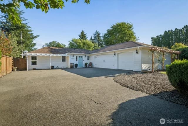 Property photo for 33331 Se 42nd Street, Fall City