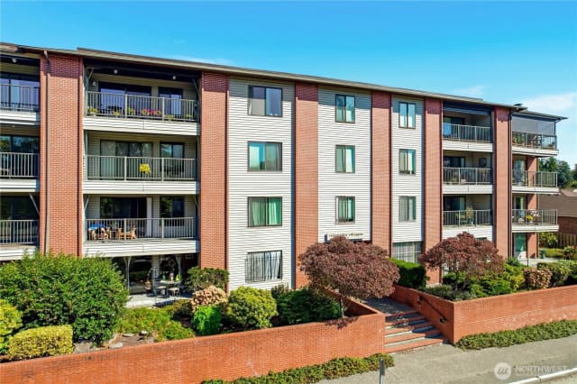Property photo for 2858 32nd Avenue W #202, Seattle