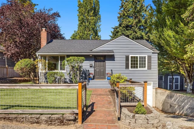 Property photo for 3504 Ne 93rd Street, Seattle