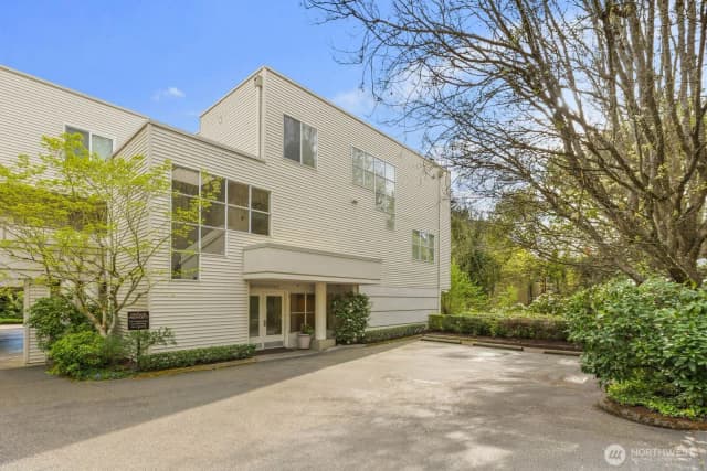 Property photo for 10237 Se 3rd Street #5, Bellevue