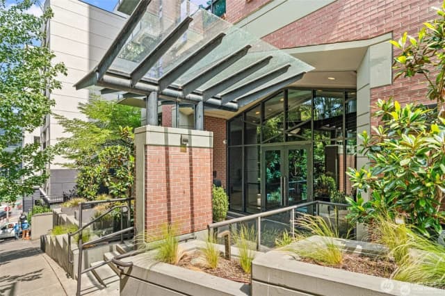 Property photo for 1420 Terry Avenue #201, Seattle
