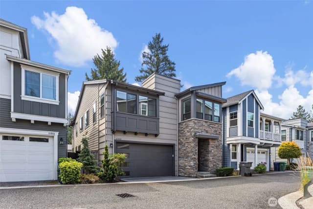 Property photo for 11823 Ne 70th Lane, Kirkland