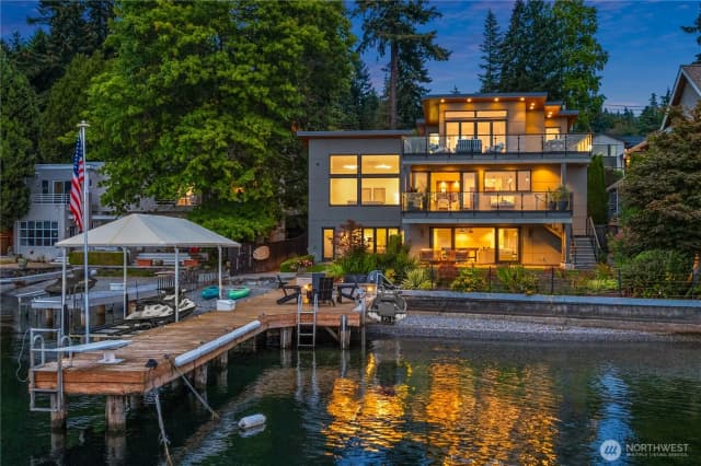 Property photo for 13031 Holmes Point Drive Ne, Kirkland
