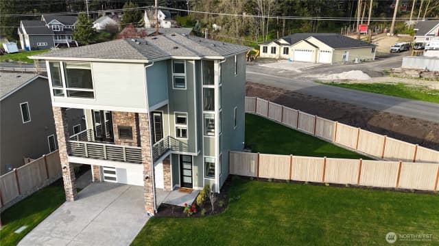Property photo for 9513 38th Street E, Edgewood