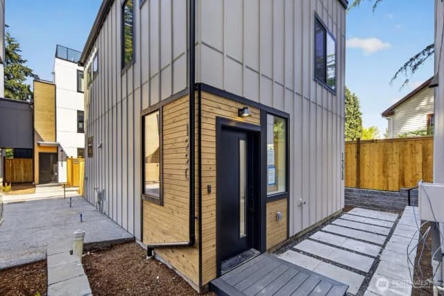 Property photo for 1220 Ne 100th Street, Seattle