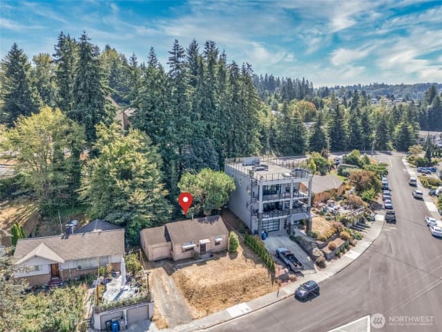 Property photo for 406 Windsor Way Ne, Renton