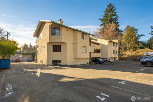 Property photo for 3024 Ne 143rd Street #103, Seattle