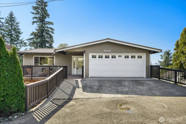 Property photo for 15433 22nd Avenue Sw, Burien