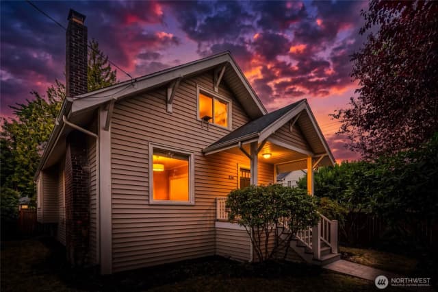 Property photo for 256 Ne 50th Street, Seattle