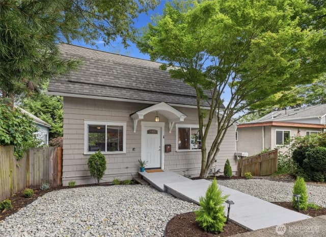 Property photo for 626 W Emerson Street, Seattle