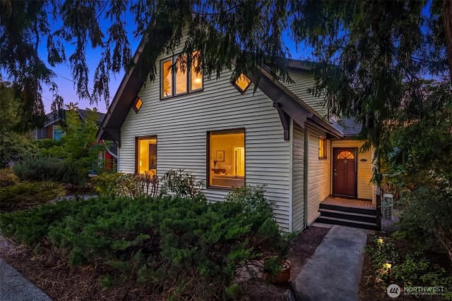 Property photo for 6827 28th Avenue Ne, Seattle