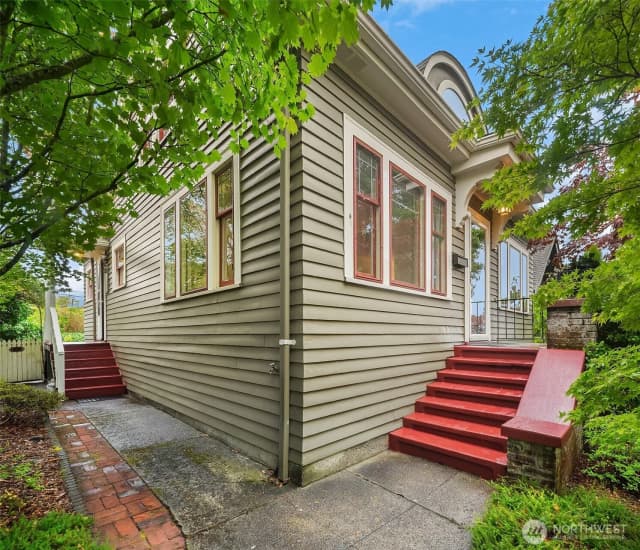 Property photo for 2609 Queen Anne Avenue N, Seattle