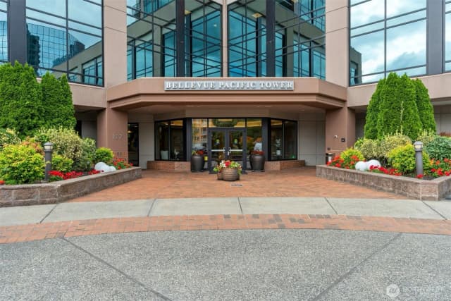 Property photo for 177 107th Avenue Ne #718, Bellevue