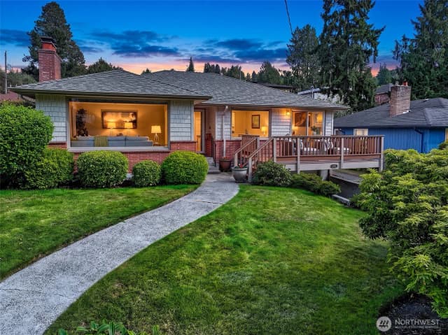 Property photo for 9240 Fauntleroy Way Sw, Seattle