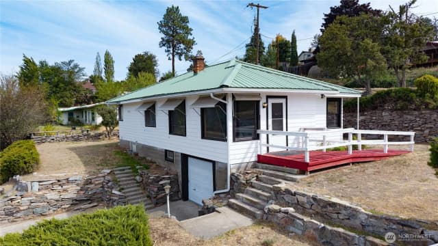 Property photo for 121 Sw State St, Tonasket