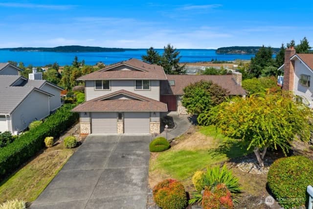 Property photo for 7404 100th Avenue Sw, Lakewood