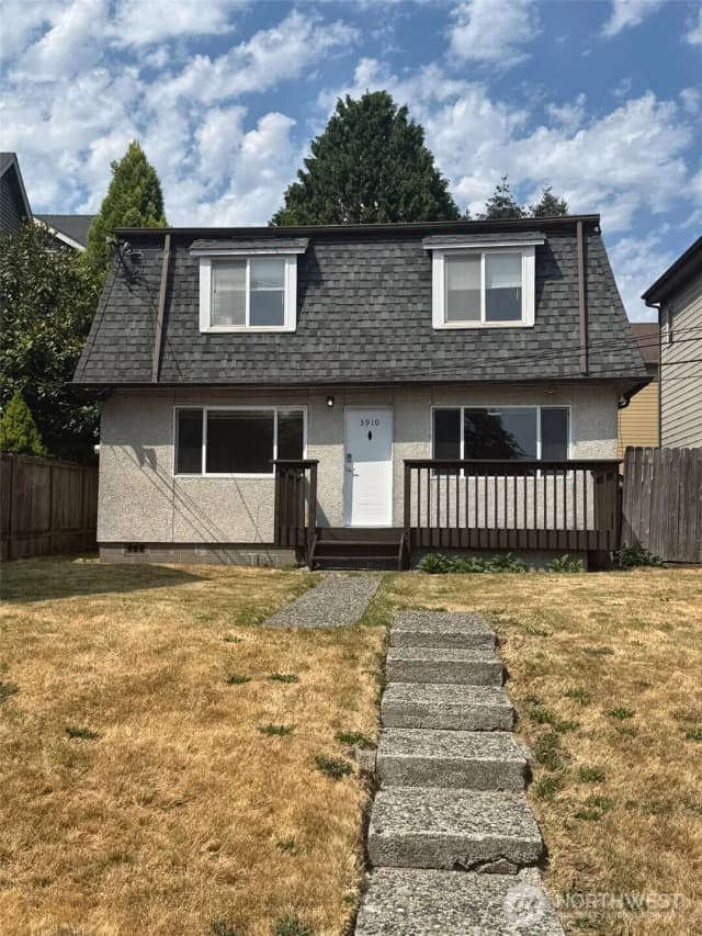 Property photo for 3910 Ne 51st Street, Seattle