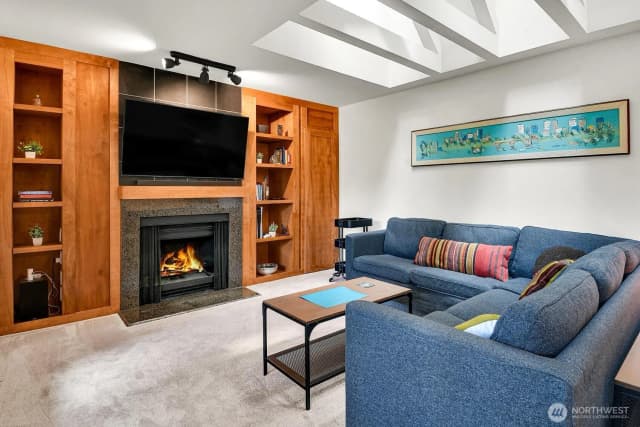 Property photo for 15406 Ne 15th Place #d24, Bellevue