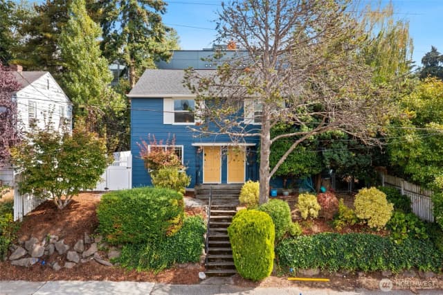 Property photo for 3008 31st Avenue W, Seattle