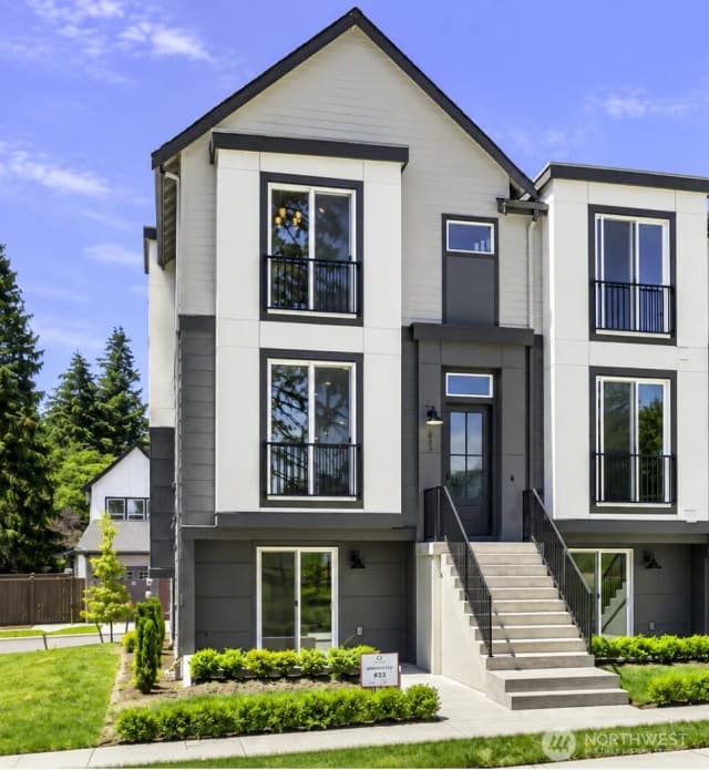 Property photo for 425 Parkside Walk, Sammamish