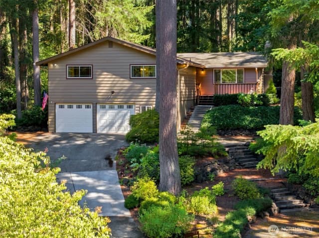 Property photo for 7016 Glen Terra Court Se, Lacey