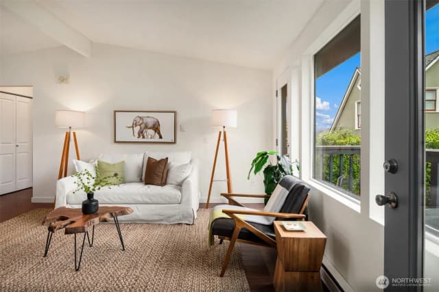 Property photo for 1519 5th Ave W #5, Seattle