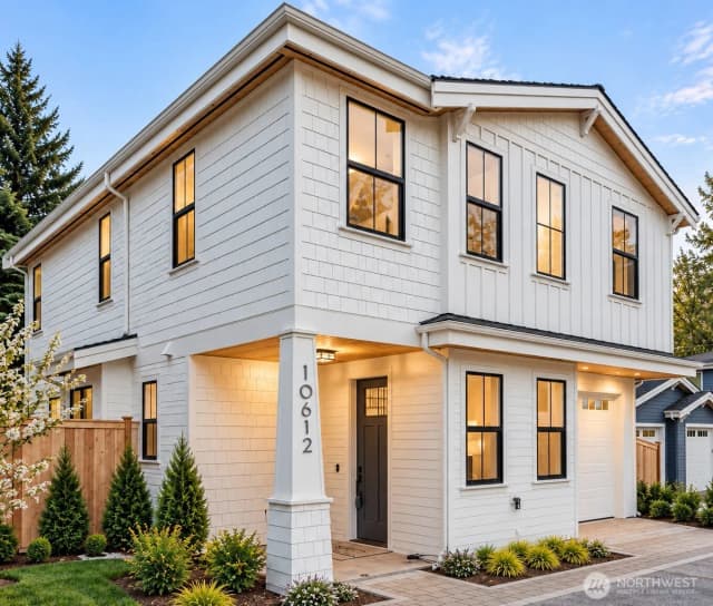 Property photo for 10612 Ne 54th Lane, Kirkland