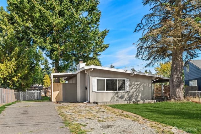 Property photo for 24924 35th Avenue S, Kent