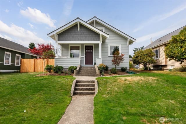 Property photo for 2018 Oakes Avenue, Everett