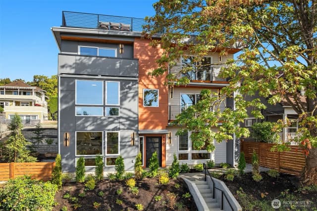 Property photo for 910 29th Avenue, Seattle