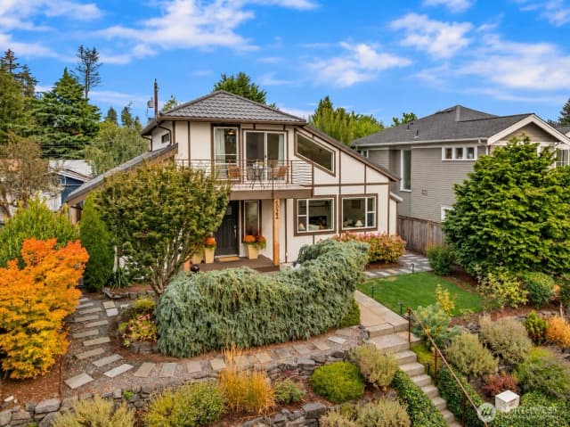 Property photo for 6022 45th Avenue Sw, Seattle