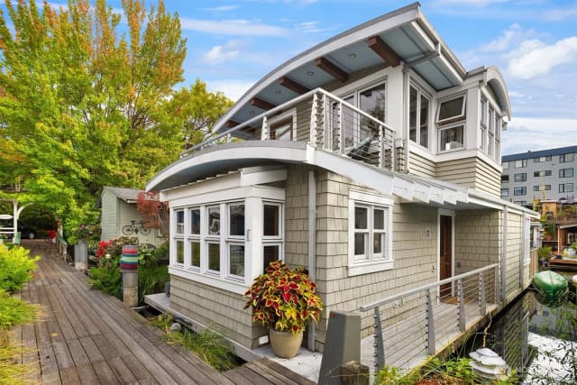 Property photo for 2331 Fairview Avenue E #i, Seattle