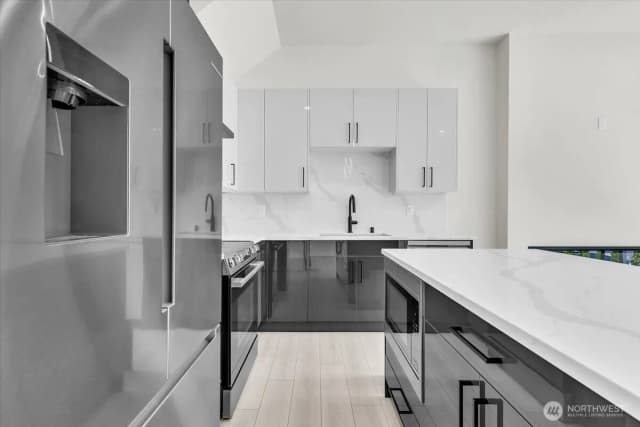 Property photo for 7005 Ne 182nd St #102, Kenmore