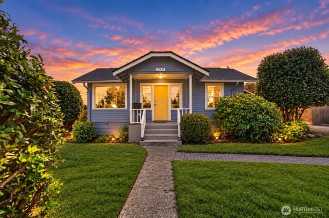 Property photo for 2907 Sw Cloverdale Street, Seattle