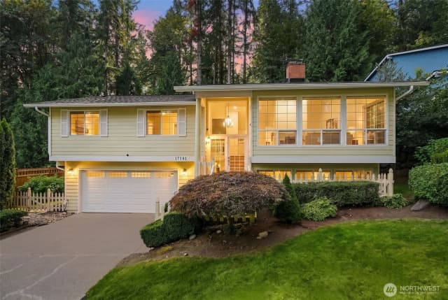 Property photo for 17101 Ne 28th Place, Bellevue