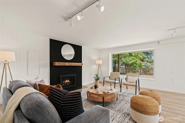 Property photo for 8456 6th Avenue Sw, Seattle