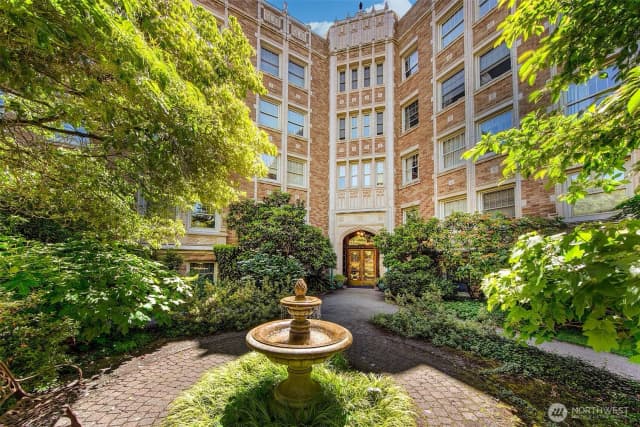 Property photo for 5810 Cowen Place Ne #310, Seattle