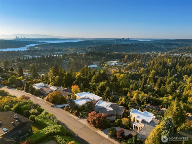 Property photo for 14100 Se 44th Street, Bellevue