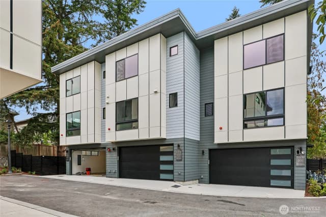 Property photo for 19218 77th Court Ne #102, Kenmore