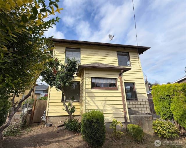 Property photo for 4210 S Holly Street, Seattle