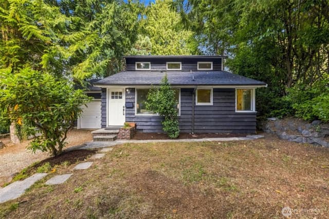 Property photo for 4512 Sw Director Place, Seattle