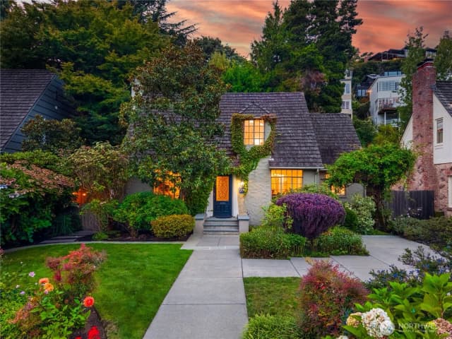 Property photo for 529 Mcgilvra Boulevard E, Seattle