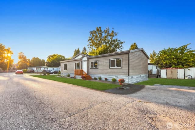 Property photo for 1540 Maple Lane S #33, Kent