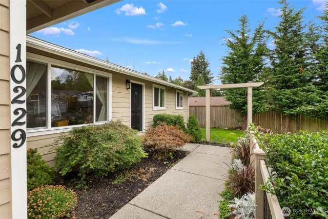 Property photo for 10229 27th Drive Se, Everett