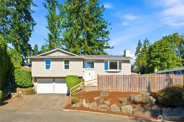 Property photo for 17219 Ne 16th Place, Bellevue