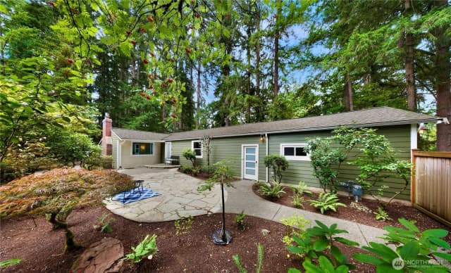 Property photo for 18934 Forest Park Drive Ne, Lake Forest Park