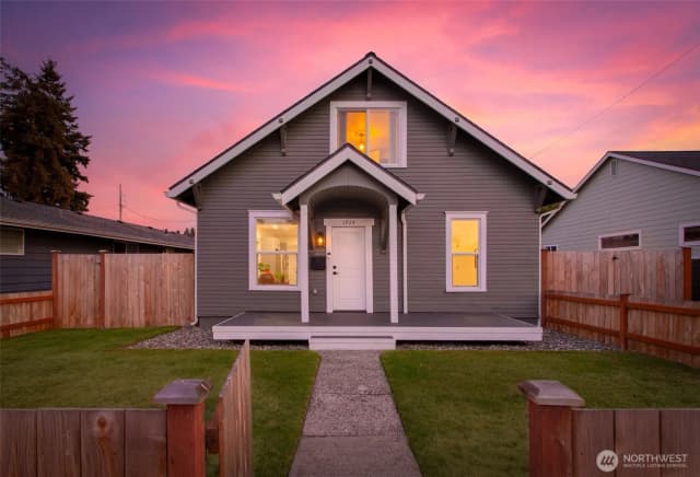 Property photo for 1924 4th Street, Marysville