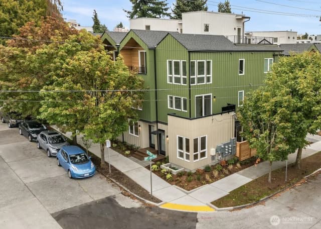 Property photo for 805 Ne 71st Street, Seattle
