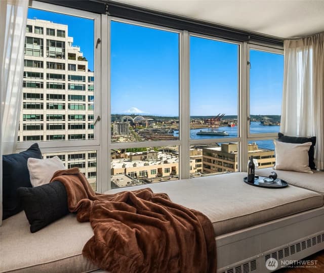 Property photo for 2125 1st Avenue #1304, Seattle