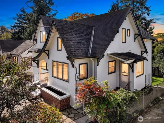 Property photo for 6241 28th Avenue Ne, Seattle